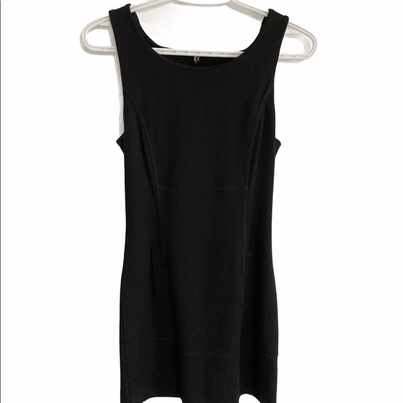 black dress - Picture 2 of 8